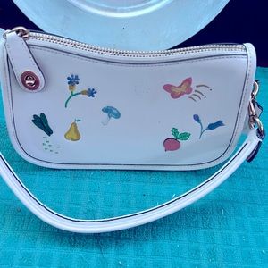 NWOT coach clutch
